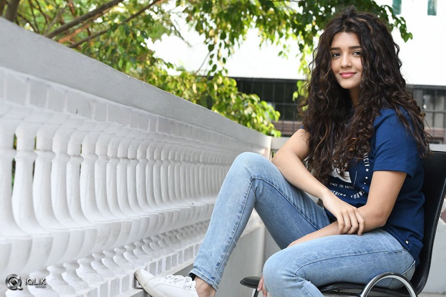 Ritika-Singh-Latest-Photo-Gallery